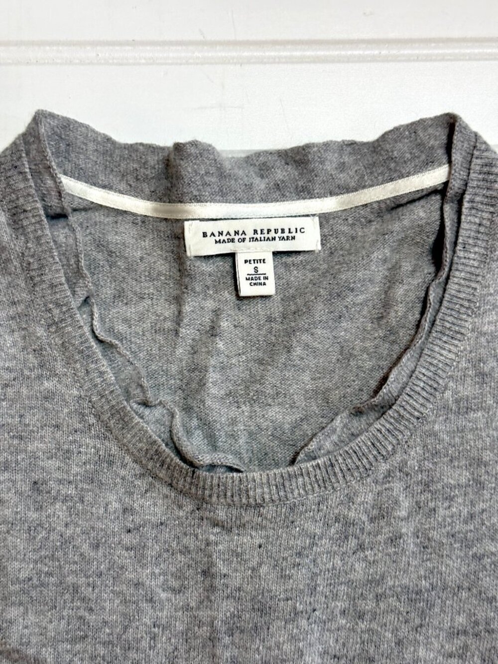 Banana Republic Cashmere Italian Yarn Sweater Ruffle Scoop Neck Petite Small - Picture 5 of 7